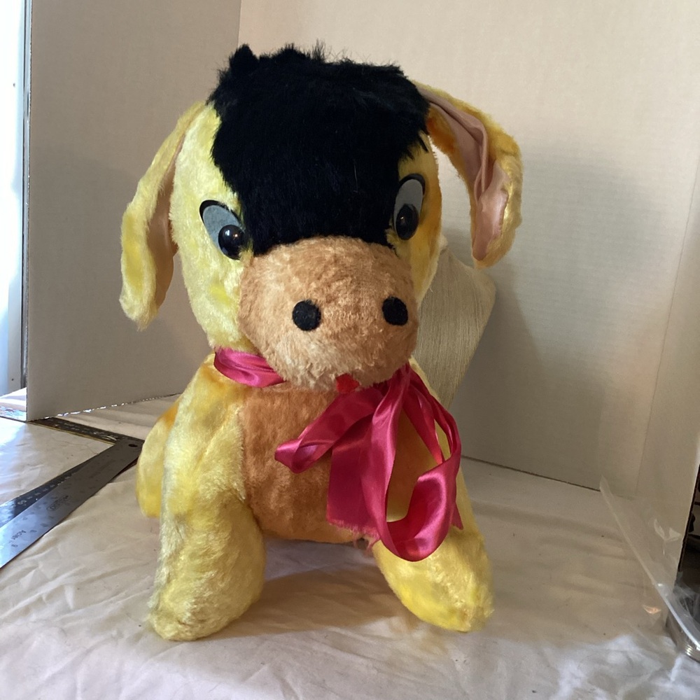 Vintage dog , sans bros. Toys ltd. Toronto ont. Collectable and rare find .